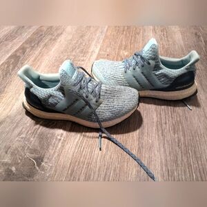 Woman's Adidas ultra boost sneakers